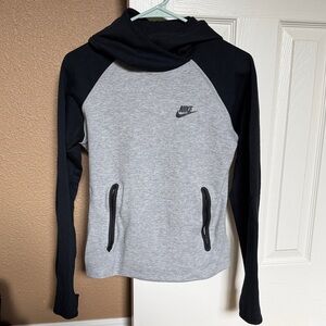 Nike Women's Size Small Hoodie